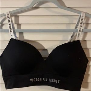 NWOT Victoria’s Secret ( Large )  Bra